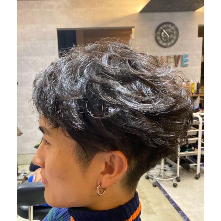 メンズ無造作パーマスタイル Braeve Hair Design ブレイブ ヘア デザイン のヘアスタイル 美容院 美容室を予約するなら楽天ビューティ