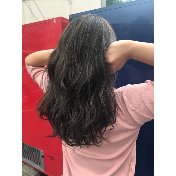 カラーリングした髪に潤いと艶を！】ダメージケアに重きを置いた