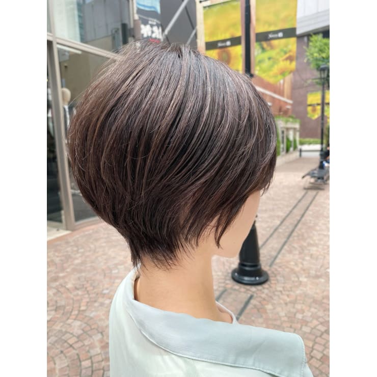 襟足スッキリ 大人可愛いショートヘア Beautrium 梅田 ビュートリアム のヘアスタイル 美容院 美容室を予約するなら楽天ビューティ
