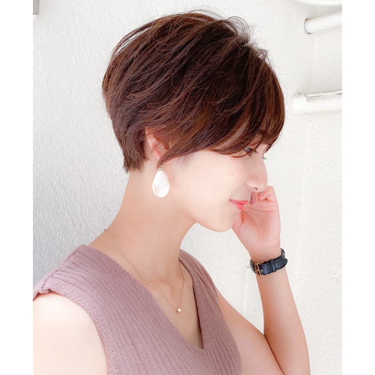 Colo 耳掛け丸みくびれショートボブ 吉祥寺 Colo コロ のヘアスタイル 美容院 美容室を予約するなら楽天ビューティ Colo 耳掛け丸みくびれショートボブ 吉祥寺 Colo コロ のヘアスタイル 美容院 美容室を予約するなら楽天ビューティ