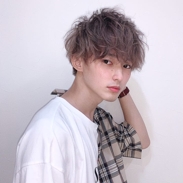 女子ウケハイトーン前下がりマッシュ Momo Euphoria Shibuya Grande 渋谷 ユーフォリア シブヤ グランデ のヘアスタイル 美容院 美容室を予約するなら楽天ビューティ