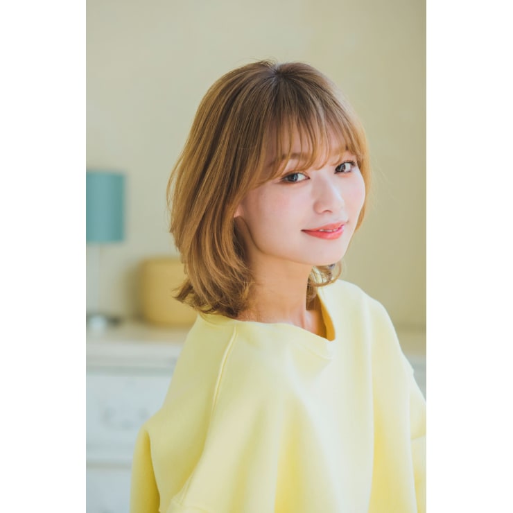 前下がりナチュラルレイヤーミディアム File By Little ファイル バイ リトル のヘアスタイル 美容院 美容室を予約するなら楽天ビューティ