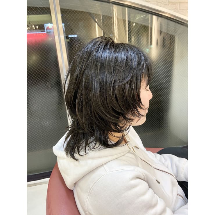 Qualis 代30代小顔くびれ黒髪ミディアムウルフ Qualis 赤塚店 クオリスアカツカテン のヘアスタイル 美容院 美容室を予約するなら楽天ビューティ
