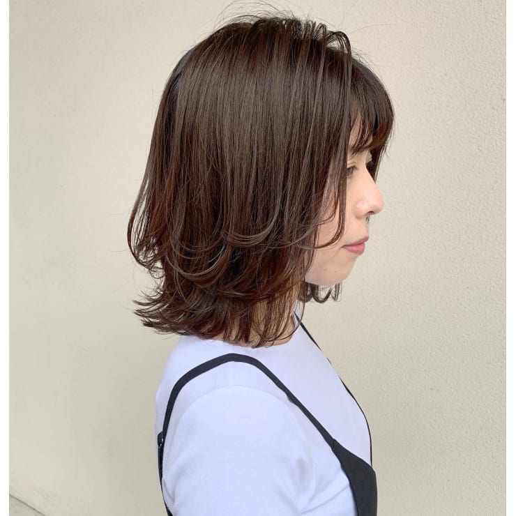 ミディアムレイヤースタイル First 長町南 ファースト ナガマチミナミ のヘアスタイル 美容院 美容室を予約するなら楽天ビューティ