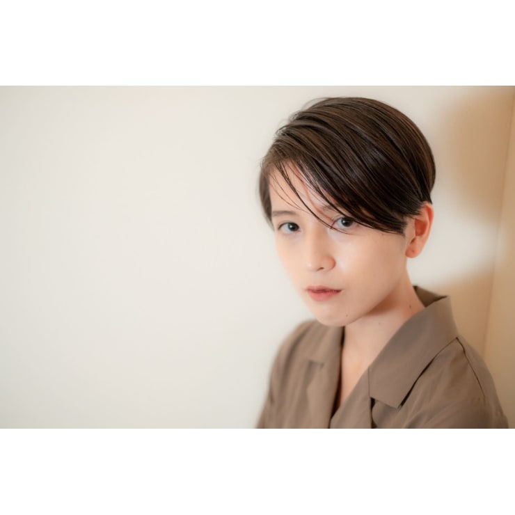 前髪長めのコンパクトショートスタイル Beautrium 福岡 ビュートリアム のヘアスタイル 美容院 美容室を予約するなら楽天ビューティ