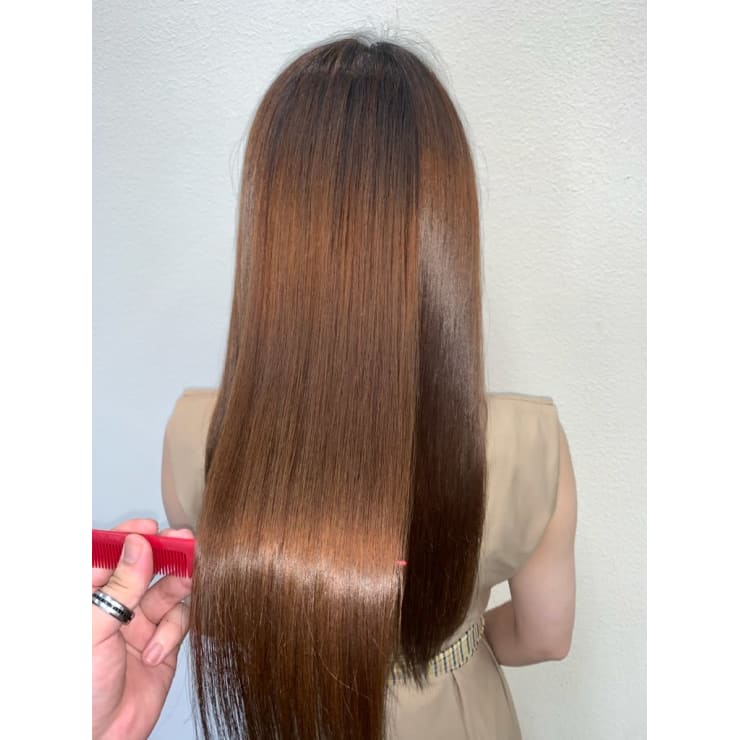 今までのブローの時間が嘘みたいに短縮 洗いざらしの髪も 手ぐしで乾かすだけの縮毛矯正は試す価値あり Ash 横浜西口店 アッシュヨコハマニシグチテン のこだわり特集 美容院 美容室を予約するなら楽天ビューティ