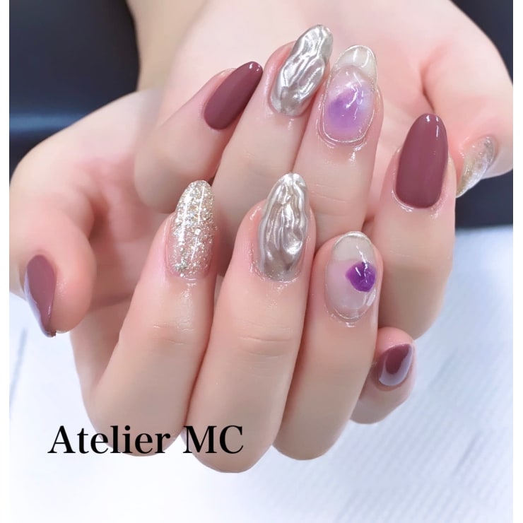 可憐で大人キレイな指先に ちょっと派手目なニュアンスネイ Atelier Mc Nail Salon アトリエ エムシー ネイルサロン のネイルデザイン ネイル まつげサロンを予約するなら楽天ビューティ