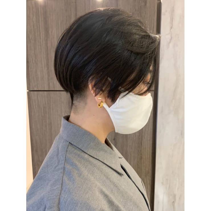 モードな秋冬スタイル 前下がりボブの刈り上げスタイル Hair Make Opsis オプシス のヘアスタイル 美容院 美容室を予約するなら楽天ビューティ