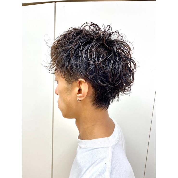 スパイラルパーマ メンズ アクイール アクイール のヘアスタイル 美容院 美容室を予約するなら楽天ビューティ