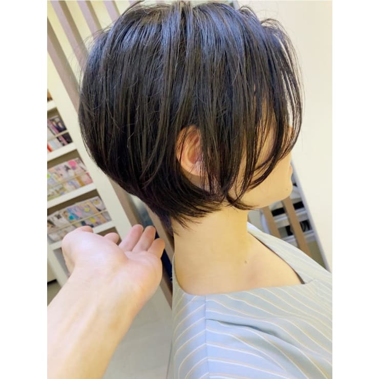 お手入れラクラク 前髪長めクールショート Face 磯子 フェイスイソゴ のヘアスタイル 美容院 美容室を予約するなら楽天ビューティ お手入れラクラク 前髪長めクールショート Face 磯子 フェイスイソゴ のヘアスタイル 美容院 美容室を予約するなら楽天ビューティ