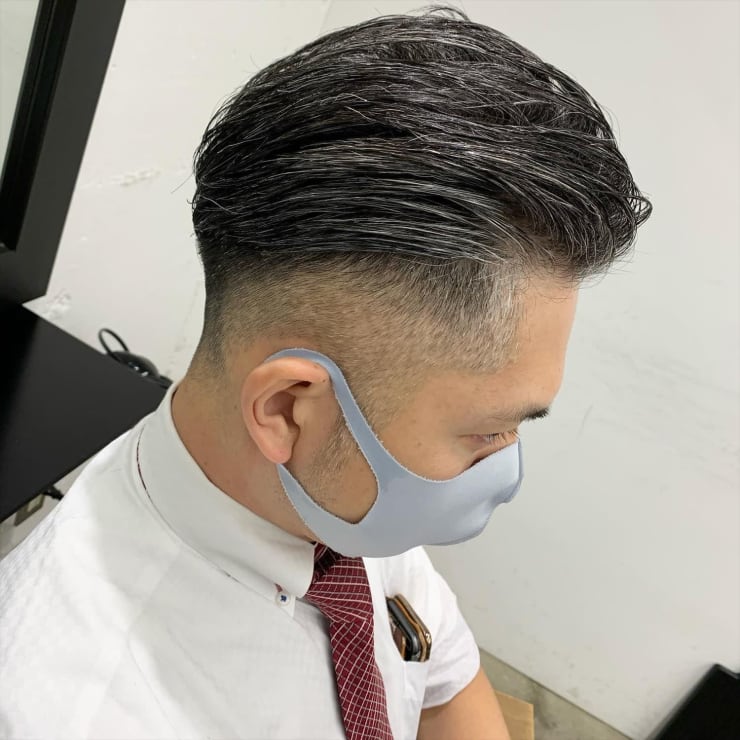 ビジネスにも シャープな刈上げでデザインするツーブロック Di Ka Hair Sendai ディーカヘアーセンダイ のヘアスタイル 美容院 美容室を予約するなら楽天ビューティ