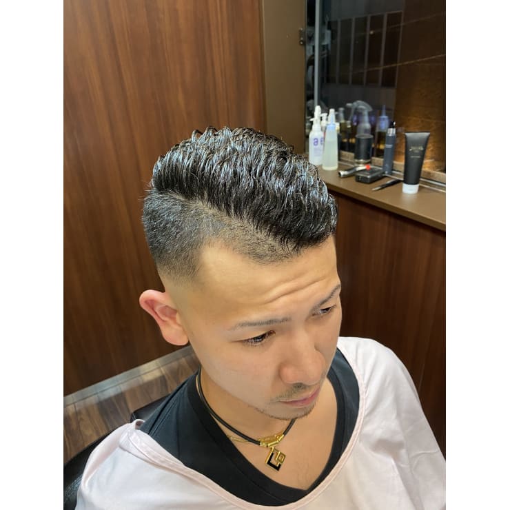 スキンフェード 震災刈り 浜松町 メンズ 理容室 ヒロ銀座ヘアーサロン 浜松町大門店 ヒロギンザ ハママツチョウダイモンテン のヘアスタイル 美容院 美容室を予約するなら楽天ビューティ