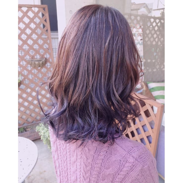 ピンクからパープルのグラデーションカラー Emu International 春日部本店 エムインターナショナル のヘアスタイル 美容院 美容室を予約するなら楽天ビューティ