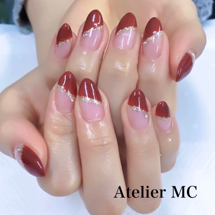 斜めフレンチ ラメちらし カラー400色以上から Atelier Mc Nail Salon アトリエ エムシー ネイルサロン のネイルデザイン ネイル まつげサロンを予約するなら楽天ビューティ