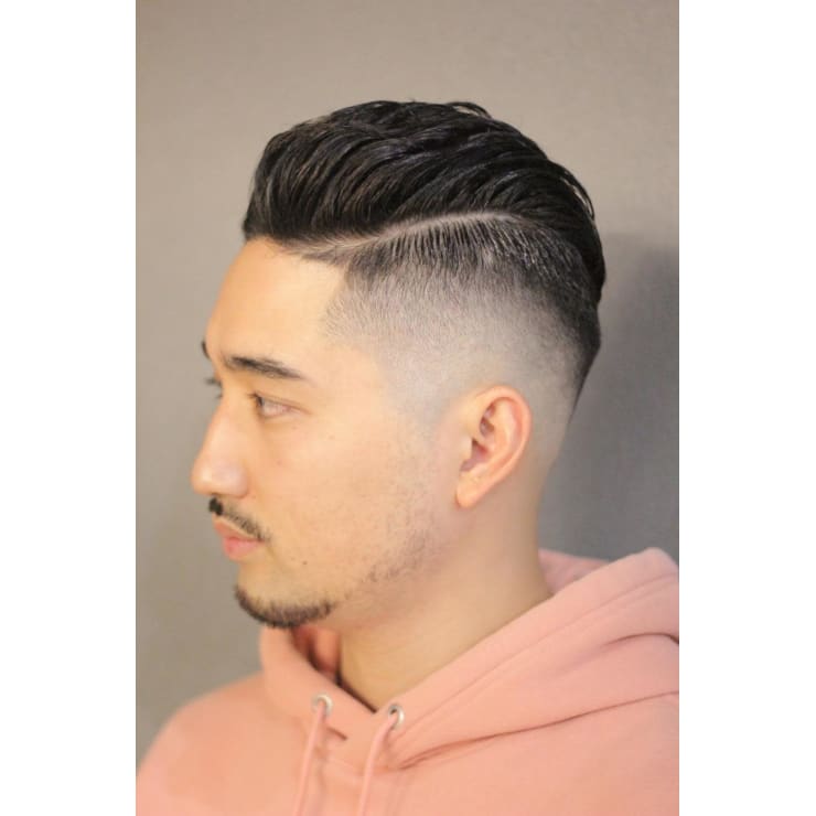 スリックバック スキンフェード Assort Tokyo アソートトウキョウ のヘアスタイル 美容院 美容室を予約するなら楽天ビューティ スリックバック スキンフェード Assort Tokyo アソートトウキョウ のヘアスタイル 美容院 美容室を予約するなら楽天ビューティ