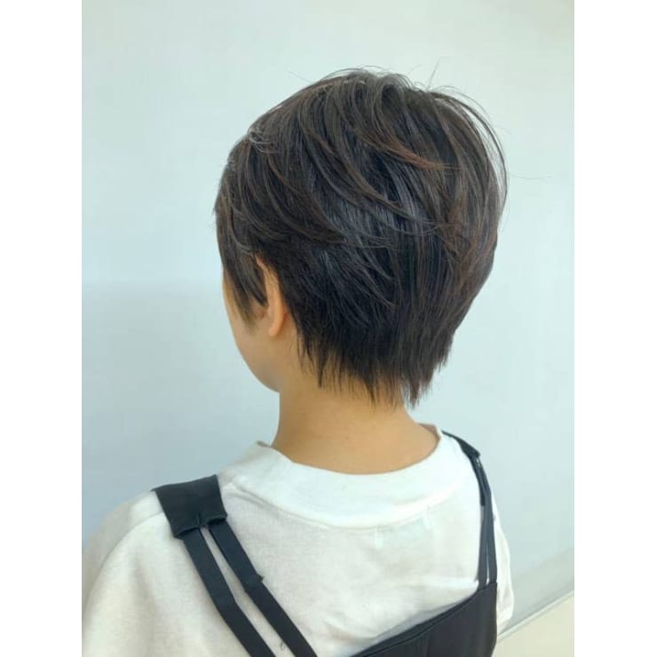 大人女性の小顔ショート 耳だし 艶カラー 30代40代50代 Qualis 上福岡店 クオリスカミフクオカテン のヘアスタイル 美容院 美容室を予約するなら楽天ビューティ