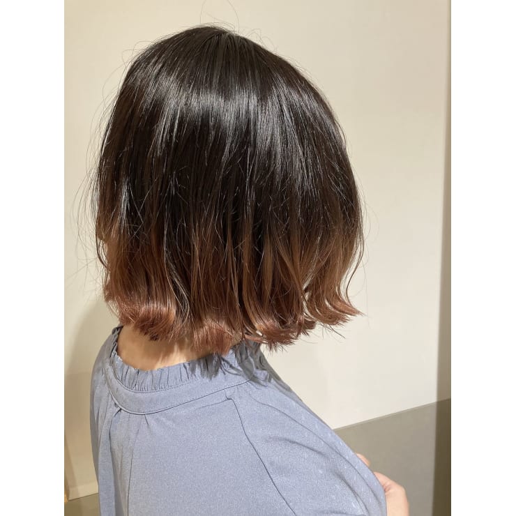 ほんのりピンクグラデーションボブ Oak鷺沼 オークサギヌマ のヘアスタイル 美容院 美容室を予約するなら楽天ビューティ