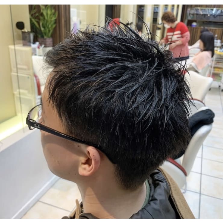10代代黒髪刈り上げツーブロックメンズショート Qualis 赤塚店 クオリスアカツカテン のヘアスタイル 美容院 美容室を予約するなら楽天ビューティ