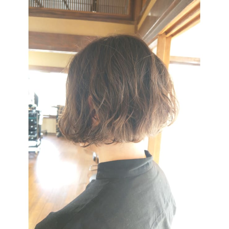 ホントに可愛いフレンチパーマボブ 襟足刈上げのヤツ ヒトトケ ヒトトケ のヘアスタイル 美容院 美容室を予約するなら楽天ビューティ