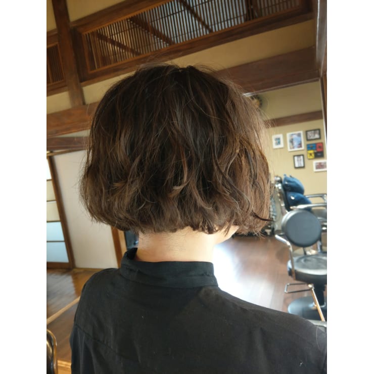 ホントに可愛いフレンチパーマボブ 襟足刈上げのヤツ ヒトトケ ヒトトケ のヘアスタイル 美容院 美容室を予約するなら楽天ビューティ