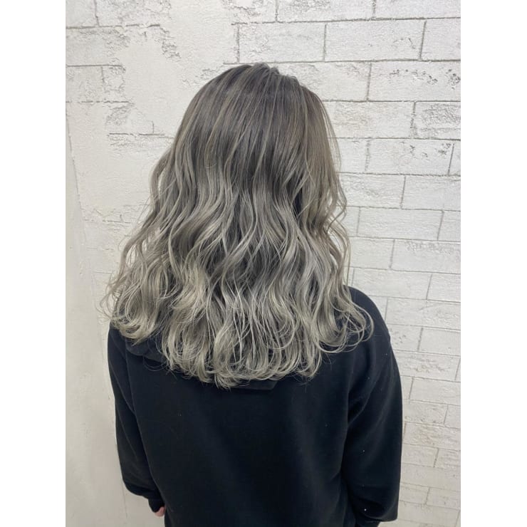 シルバーグラデーションカラー Prize 錦糸町店 プライズ のヘアスタイル 美容院 美容室を予約するなら楽天ビューティ