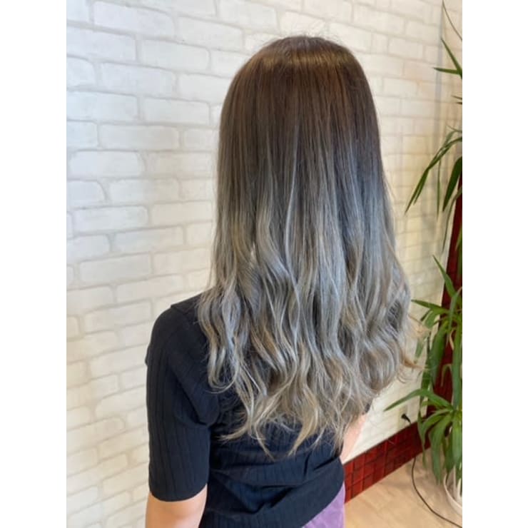 グラデーションカラー グレージュ Vis Ill 秋葉原店 ビス イル アキハバラテン のヘアスタイル 美容院 美容室を予約するなら楽天ビューティ