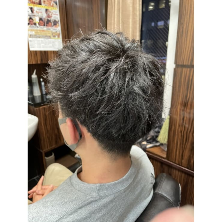 ツイストパーマ 理容室 メンズ 新橋銀座口店 ヒロ銀座ヘアーサロン 新橋 銀座口店 ヒロギンザヘアーサロンシンバシギンザグチテン のヘアスタイル 美容院 美容室を予約するなら楽天ビューティ