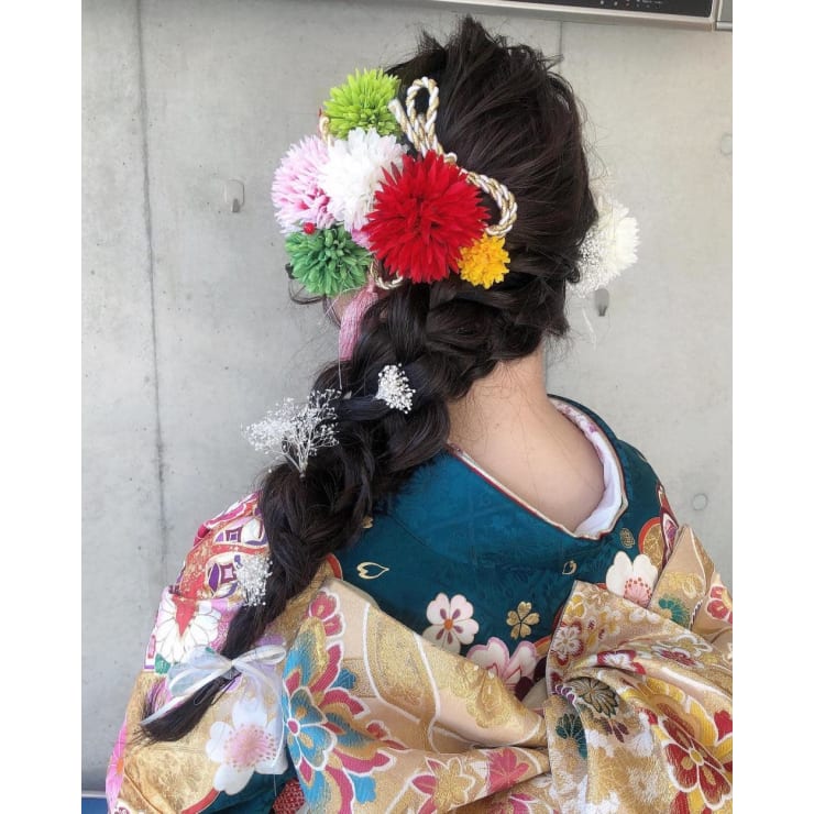 成人式 編み下ろしヘアアレンジ Emu International 春日部本店 エムインターナショナル のヘアスタイル 美容院 美容室を予約するなら楽天ビューティ