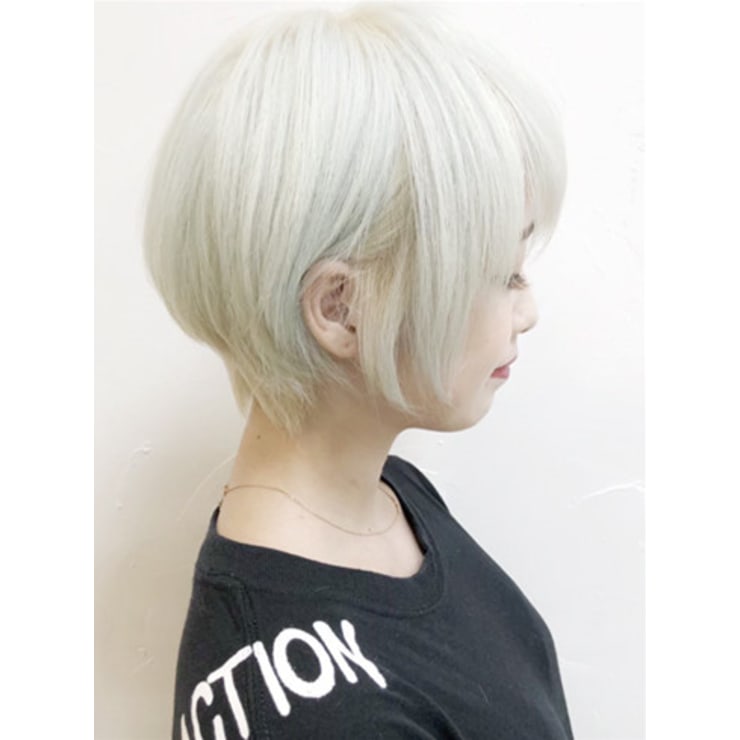 ホワイトカラーがかわいい ショートヘア Ash 亀戸店 アッシュカメイドテン のヘアスタイル 美容院 美容室を予約するなら楽天ビューティ