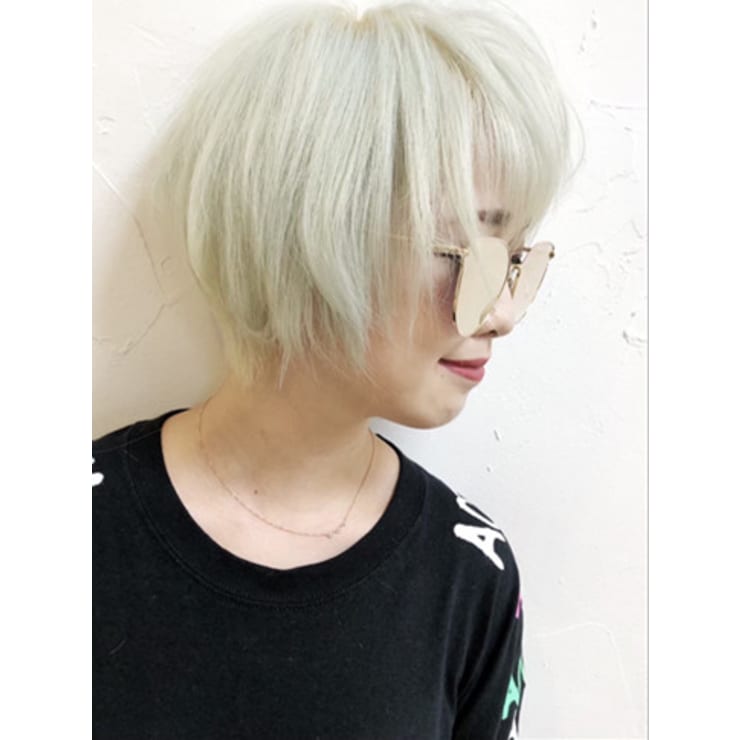 ホワイトカラーがかわいい ショートヘア Ash 亀戸店 アッシュカメイドテン のヘアスタイル 美容院 美容室を予約するなら楽天ビューティ