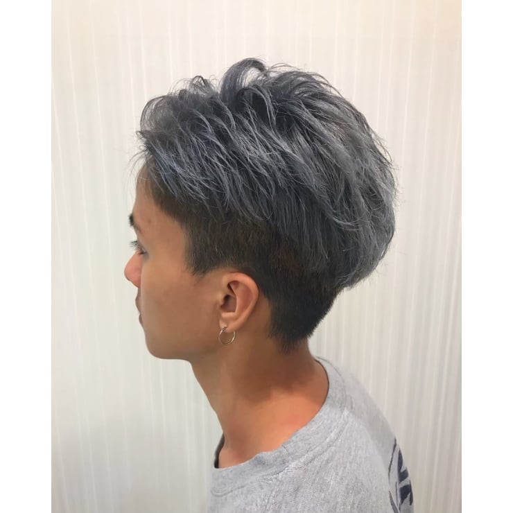 メンズ ツーブロック シルバーグレー Vis Ill 秋葉原店 ビス イル アキハバラテン のヘアスタイル 美容院 美容室を予約するなら楽天ビューティ
