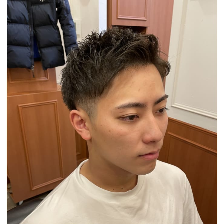 人気ツーブロックかきあげショート Y S Barber Ginza Lounge ワイズ バーバー ギンザ ラウンジ のヘアスタイル 美容院 美容室を予約するなら楽天ビューティ