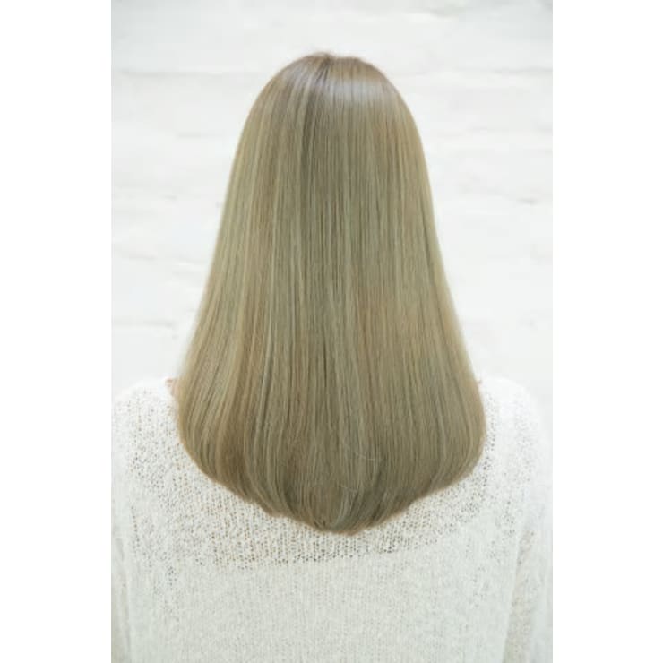 グレージュストレート Cloe 新宿 クロエ シンジュク のヘアスタイル 美容院 美容室を予約するなら楽天ビューティ