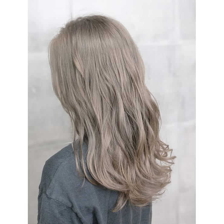 Aube Hair 透け感 ミルクティーベージュ Aube Hair Ebis 恵比寿店 オーブヘアエビス エビステン のヘアスタイル 美容院 美容室を予約するなら楽天ビューティ