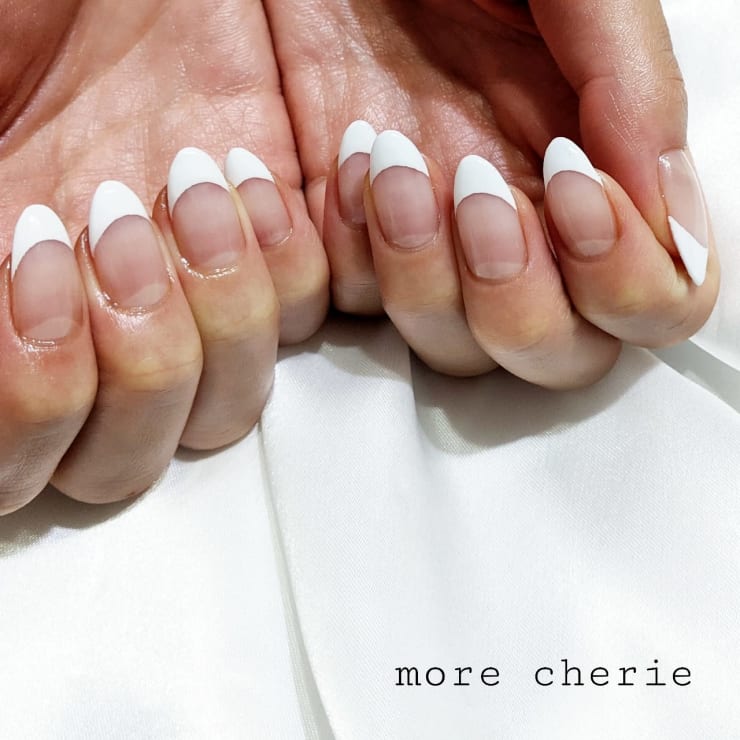 シンプル白フレンチ Nail More Cherie ネイルモアシェリー のネイルデザイン ネイル まつげサロンを予約するなら楽天ビューティ