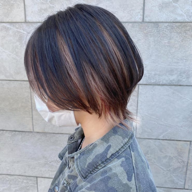 Alx金沢浅本 ショートウルフ ツートンカラー Alexandre Of Colors Kanazawa アレクサンドルオブカラーズカナザワ のヘアスタイル 美容院 美容室を予約するなら楽天ビューティ