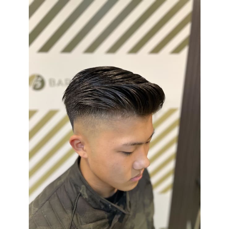 ポンパドール フェードスタイル バーバーバー中野 床屋 メンズカット バーバーバーナカノ トコヤ メンズカット のヘアスタイル 美容院 美容室を予約するなら楽天ビューティ