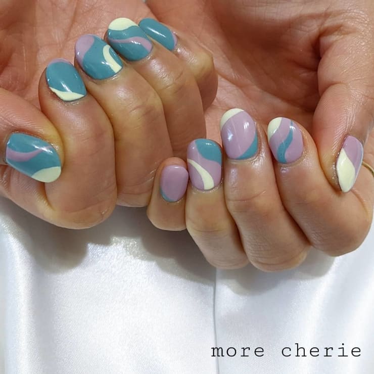 流れるライン Nail More Cherie ネイルモアシェリー のネイルデザイン ネイル まつげサロンを予約するなら楽天ビューティ