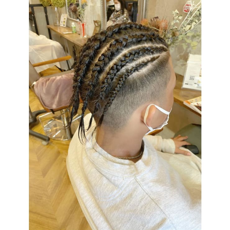 メンズコーンロウ Luxis The Vintage ラグシス ザ ヴィンテージ のヘアスタイル 美容院 美容室を予約するなら楽天ビューティ