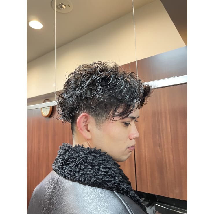 コムドットやまと風 センタパート スパイラルパーマ Hiro Ginza 新橋店 理容室 ヒロギンザシンバシテン のヘアスタイル 美容院 美容室を予約するなら楽天ビューティ