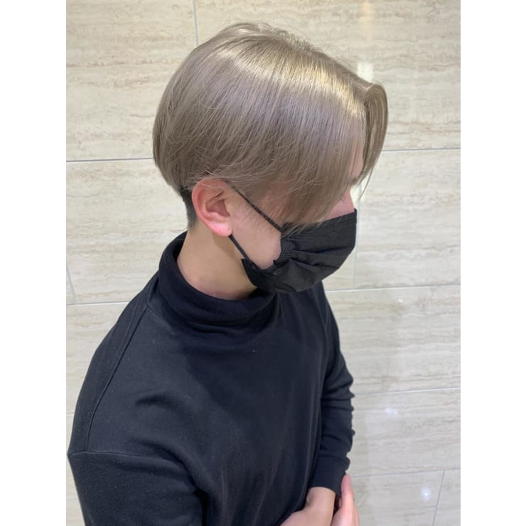 メンズハイトーンベージュカラー Naomi Face 大船 フェイス オオフナ のヘアスタイル 美容院 美容室を予約するなら楽天ビューティ