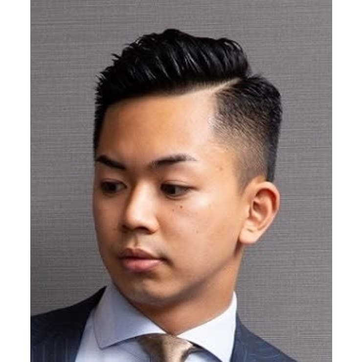 現代版 ネオ七三分けスタイル 銀座 理容室 Nexus Za First Ginza ネクサスザファーストギンザテン のヘアスタイル 美容院 美容室を予約するなら楽天ビューティ