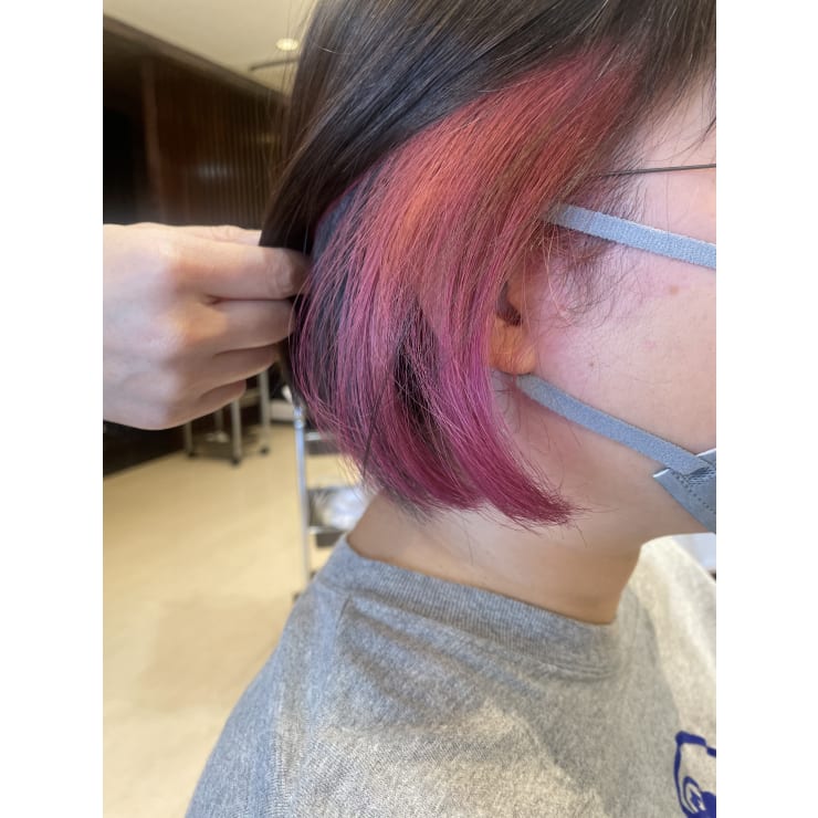 ピアスカラー フラミンゴピンク Atelier Visse アトリエヴィセ のヘアスタイル 美容院 美容室を予約するなら楽天ビューティ ピアスカラー フラミンゴピンク Atelier Visse アトリエヴィセ のヘアスタイル 美容院 美容室を予約するなら楽天ビューティ