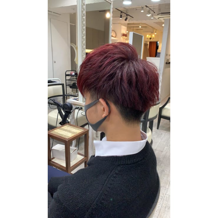 ボルドーカラー 韓国マッシュ 刈り上げ ツーブロック Allys Shibuya アリーズ シブヤ のヘアスタイル 美容院 美容室を予約するなら楽天ビューティ