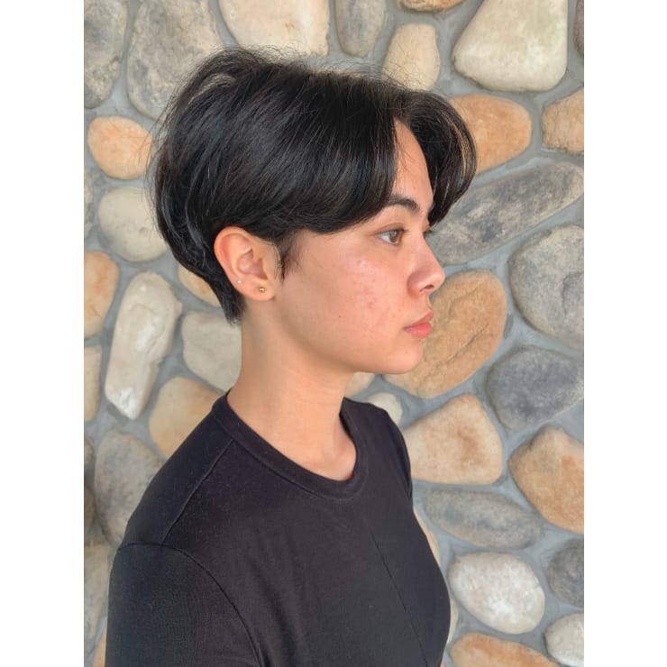 大人ハンサムショート センターパート Beautrium 七里ヶ浜 ビュートリアム のヘアスタイル 美容院 美容室を予約するなら楽天ビューティ