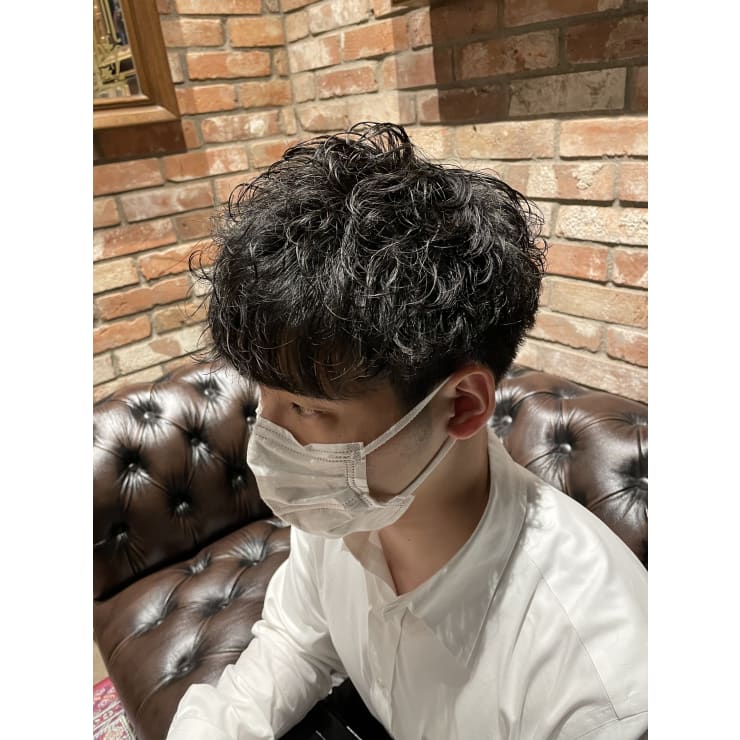 軽めのマッシュアイロンパーマ ヒロ銀座 Barber Shop 丸の内 ヒロギンザバーバーショップ マルノウチ のヘアスタイル 美容院 美容室を予約するなら楽天ビューティ