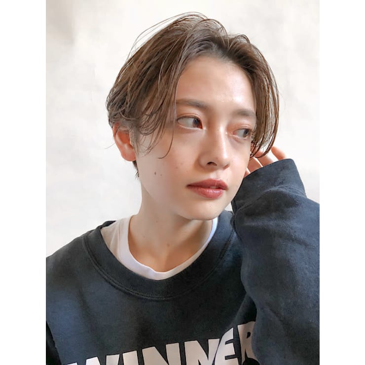 かきあげセンター分け パーマショート Beautrium 青山 ビュートリアム アオヤマ のヘアスタイル 美容院 美容室を予約するなら楽天ビューティ