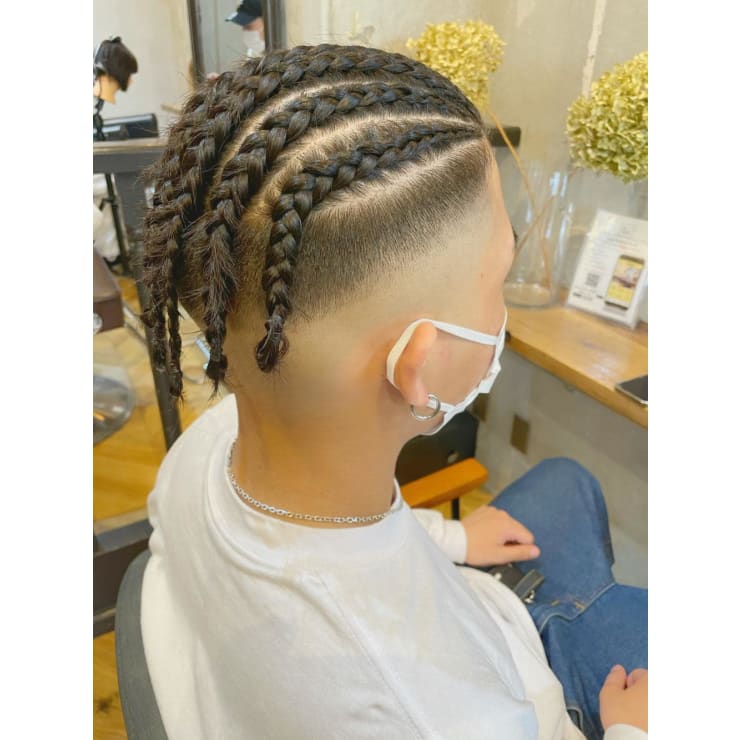 メンズデザインコーンロウ Luxis The Vintage ラグシス ザ ヴィンテージ のヘアスタイル 美容院 美容室を予約するなら楽天ビューティ