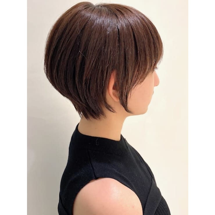 美シルエットの大人上品ショートヘア Beautrium Peninsula ビュートリアム ペニンシュラ のヘアスタイル 美容院 美容室を予約するなら楽天ビューティ