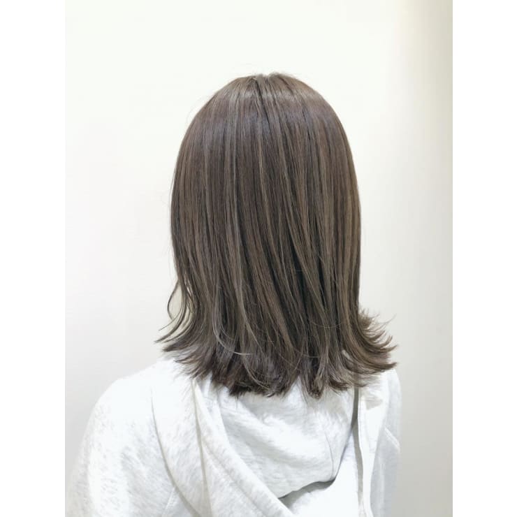 ニュアンスハイライト ラテベージュ Col By Kenje コルバイケンジ のヘアスタイル 美容院 美容室を予約するなら楽天ビューティ